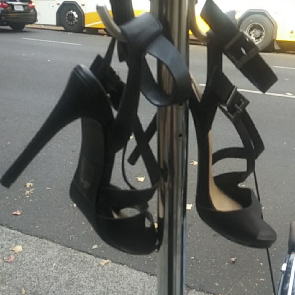 IZABELLA RUE HEELS - Picture 5 of 8